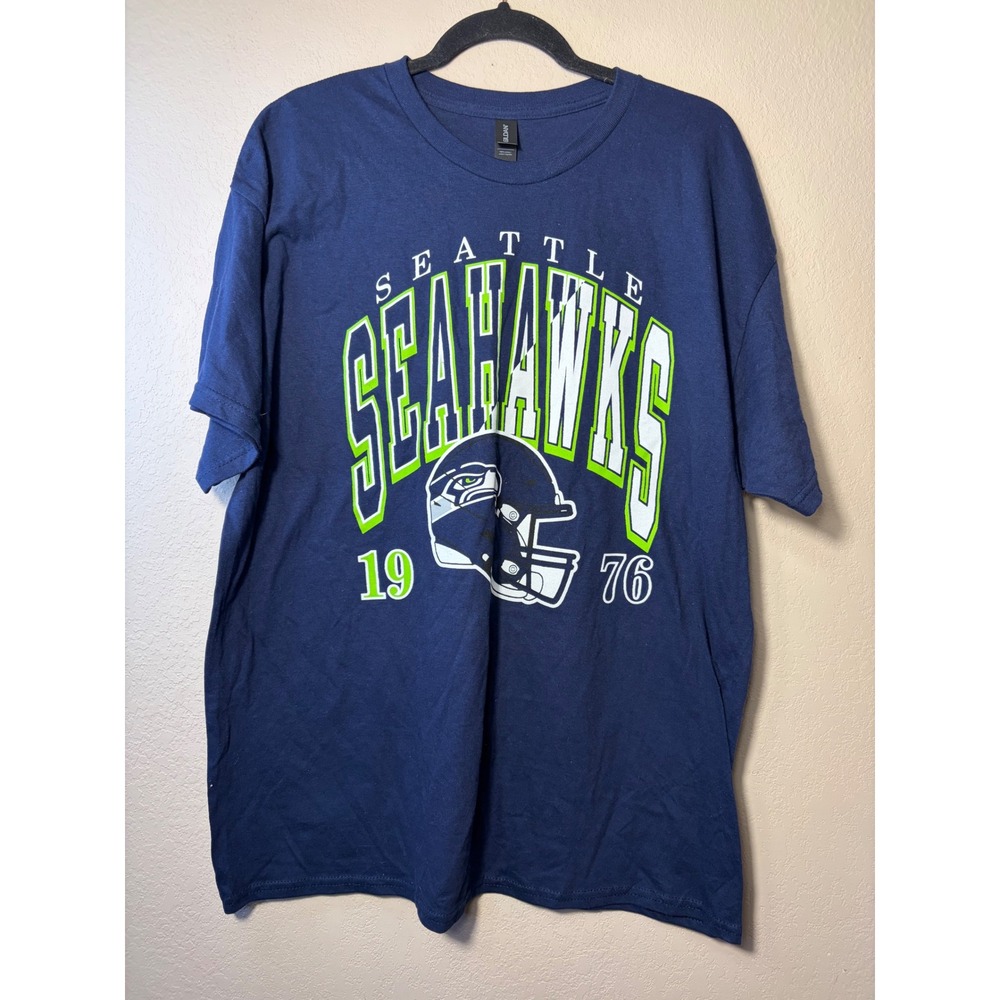 Gildan Seattle Seahawks Navy Blue Graphic T-Shirt XL NFL Football 1976 Helmet